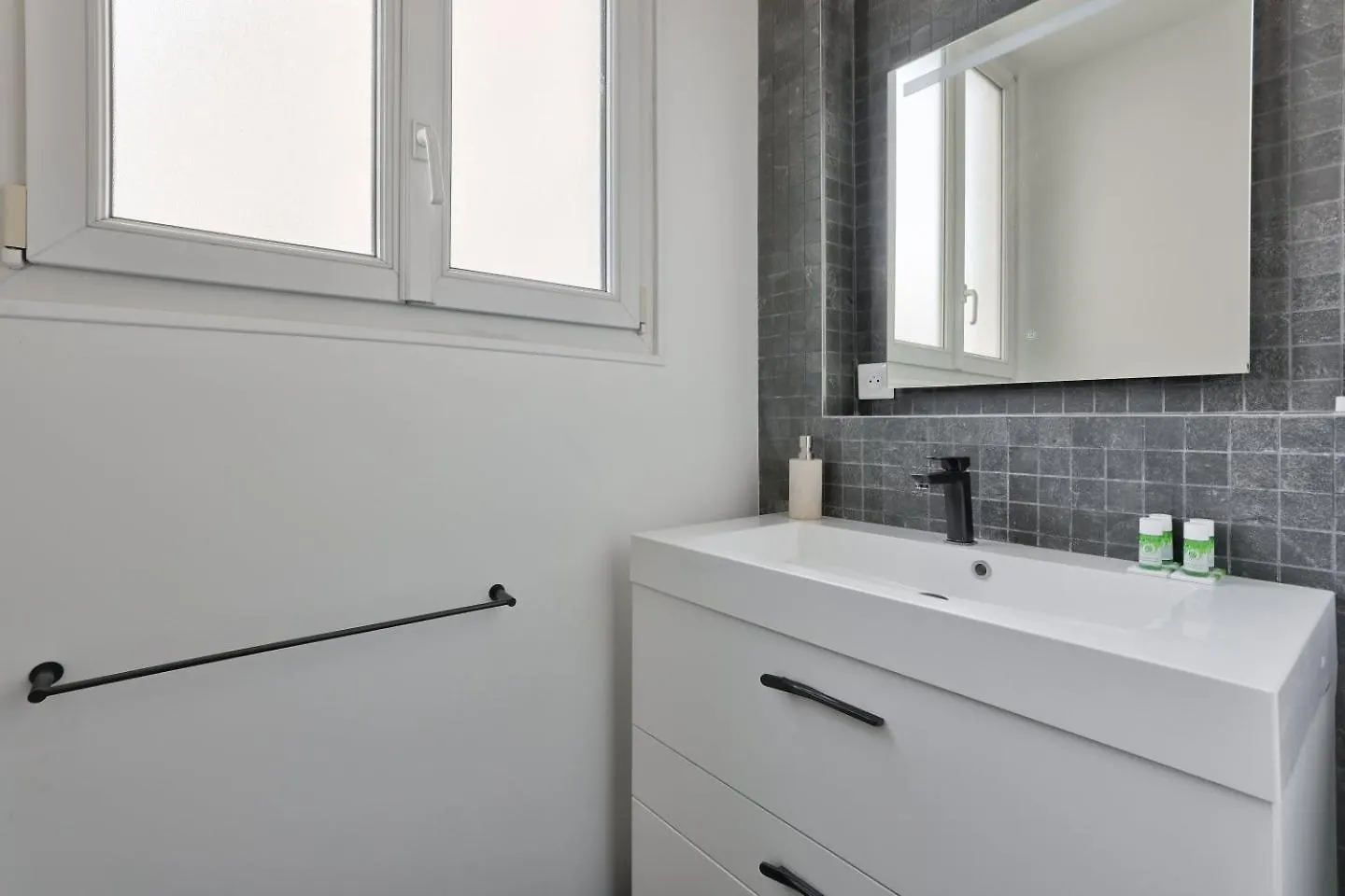 Guestready - Charming Stay In Montsouris Paris Apartment